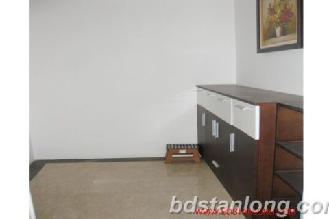 Квартира с 4 спальнями в Тэйхо, Ханой , № 7741