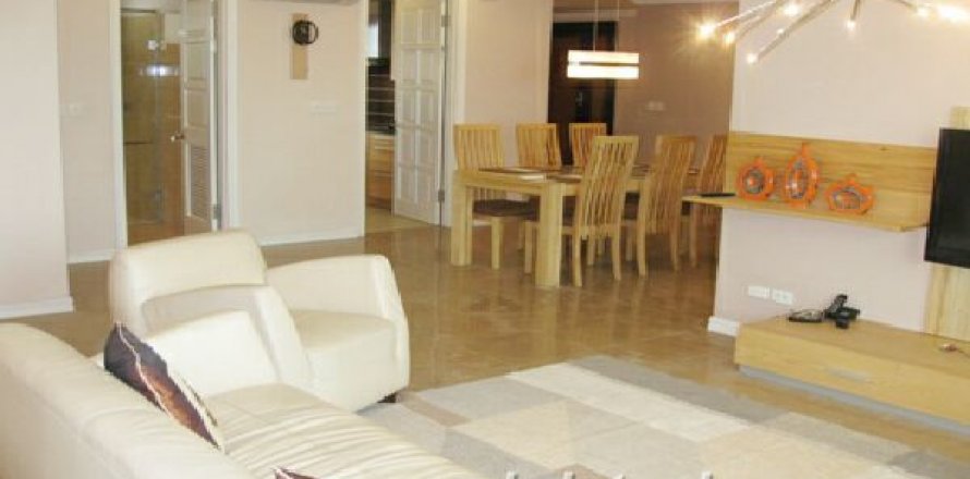 4 bedrooms Apartment in Tay Ho, Ha Noi, No. 7739