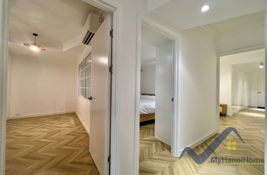 4 bedrooms Apartment in Long Bien, Ha Noi, Vietnam No. 26571
