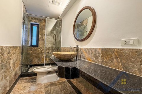 Квартира с 3 спальнями в Тэйхо, Ханой , № 26568 17