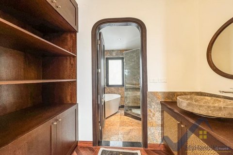 Квартира с 3 спальнями в Тэйхо, Ханой , № 26568 13