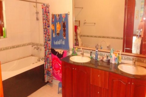 7 bedrooms Villa in Tay Ho, Ha Noi,  No. 3317 21