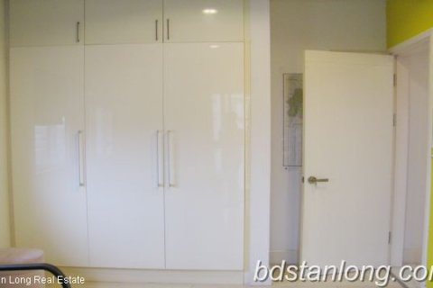 Квартира с 3 спальнями в Тэйхо, Ханой , № 4508