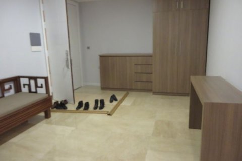 Квартира с 3 спальнями в Тэйхо, Ханой , № 6419