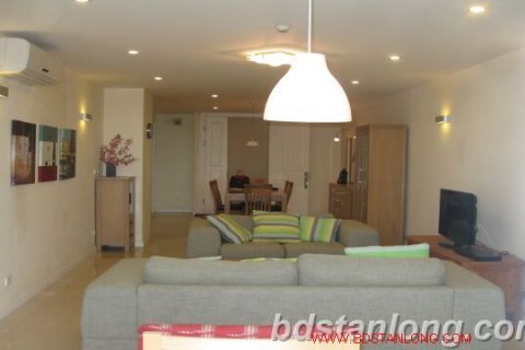 3 bedrooms Apartment in Tay Ho, Ha Noi, No. 7828 4