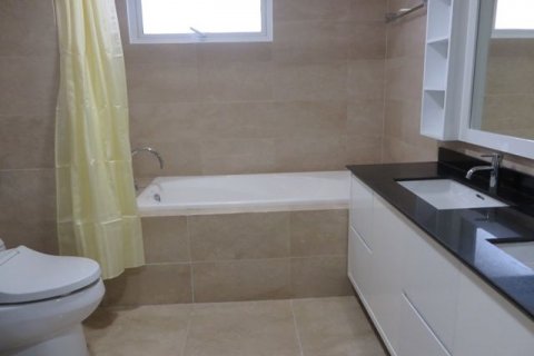 Квартира с 4 спальнями в Тэйхо, Ханой ,  № 6224 24