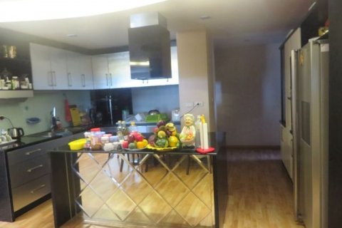 4 bedrooms Apartment in Tay Ho, Ha Noi, No. 1942 9