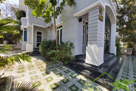 5 bedrooms Villa in Nha Trang, No. 28752 2