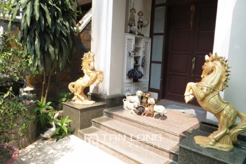 4 bedrooms Apartment in Tay Ho, Ha Noi, No. 1873 2