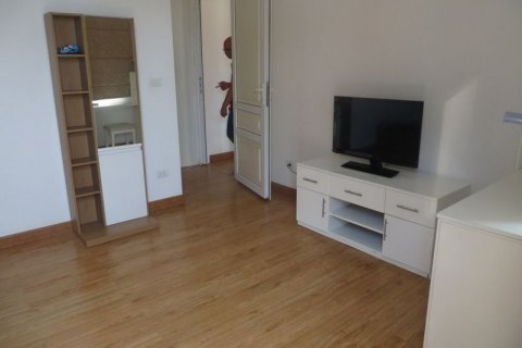 1 bedroom Apartment in Dong Da, Ha Noi, No. 5484 3