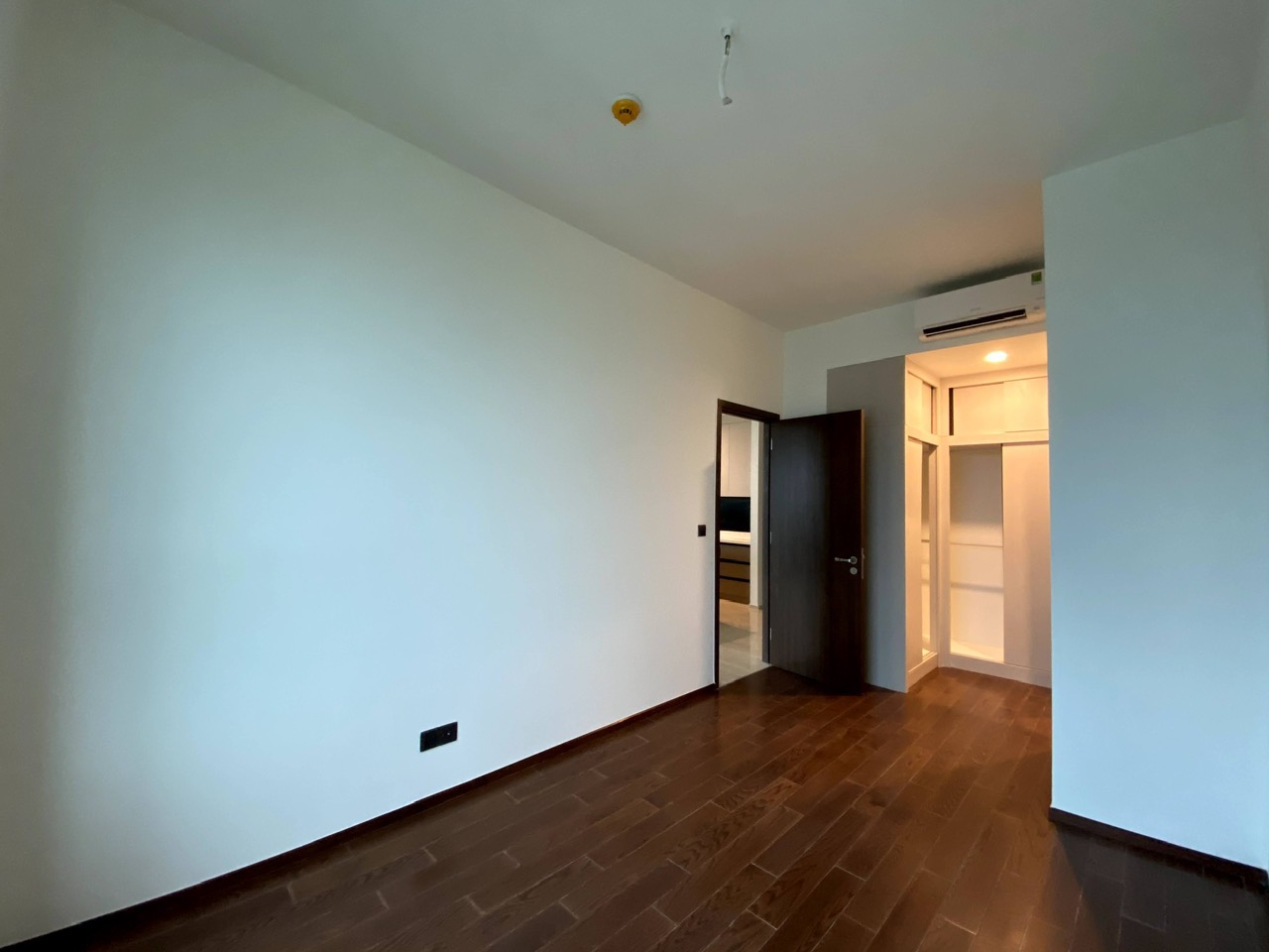 4 bedrooms Condo in Thu Duc, Ho Chi Minh, Vietnam No. 17881