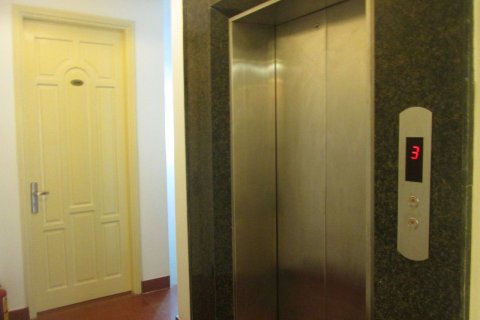 Квартира с 1 спальней в Хоанкьем, Ханой ,  № 5472