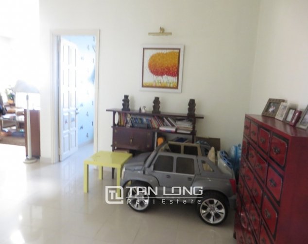 200m2 Apartment in Tay Ho, Ha Noi, Vietnam No. 1864