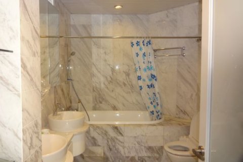 3 bedrooms Apartment in Tay Ho, Ha Noi,  No. 5858 16
