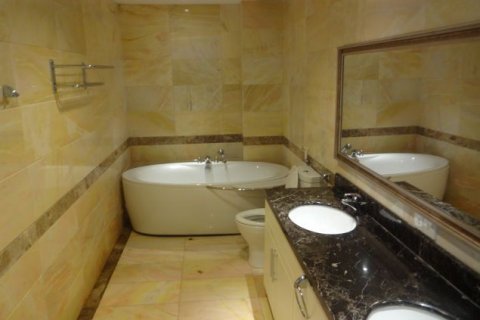 Квартира с 3 спальнями в Бадинь, Ханой , № 5937 12