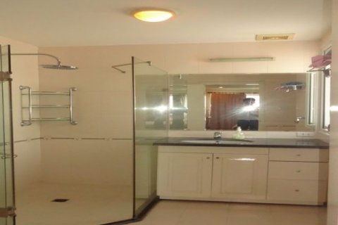 Квартира с 3 спальнями в Бадинь, Ханой , № 7500 16