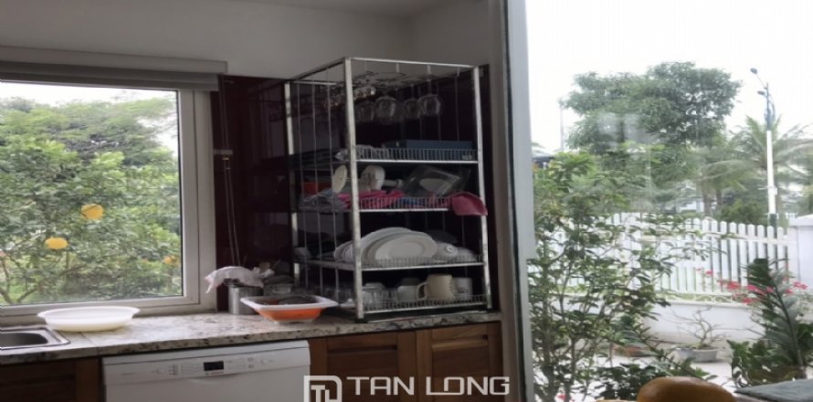 5 bedrooms Villa in Long Bien, Ha Noi, No. 2595