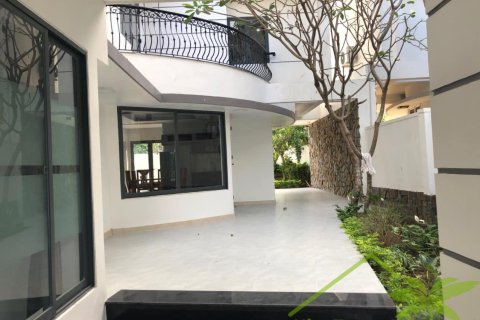 7 bedrooms Villa in Nha Trang, No. 28380 4