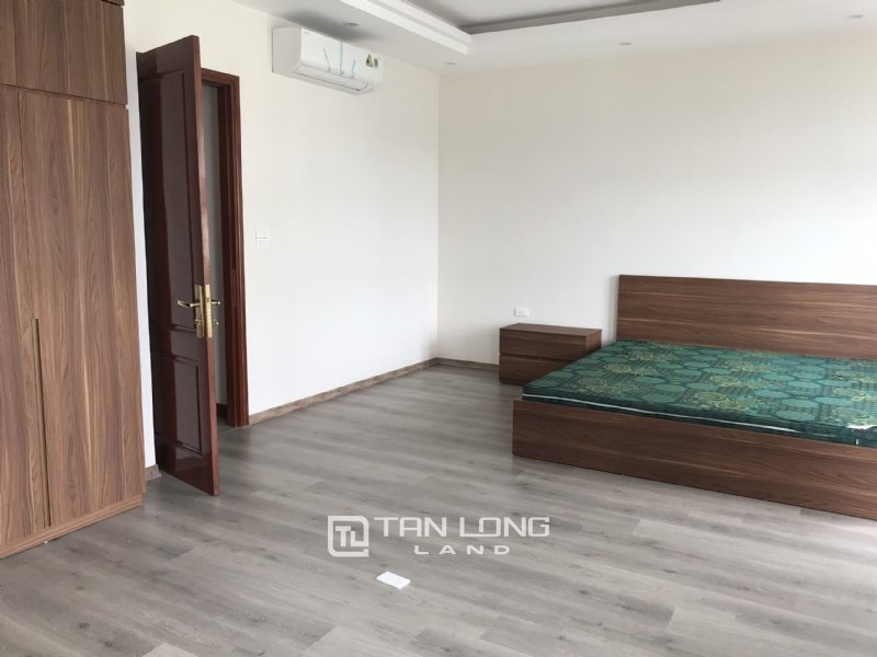 5 bedrooms Villa in Long Bien, Ha Noi, Vietnam No. 2447