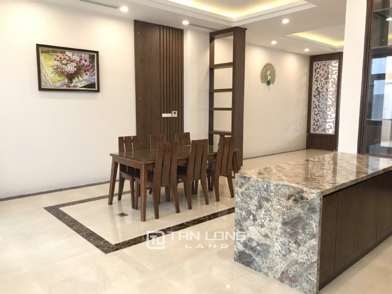 5 bedrooms Villa in Long Bien, Ha Noi, Vietnam No. 2447