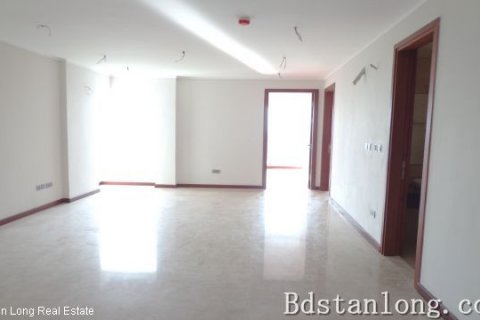 Квартира с 3 спальнями в Тэйхо, Ханой ,  № 8603