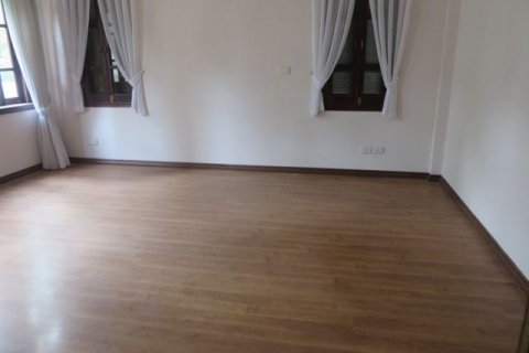 5 bedrooms Villa in Tay Ho, Ha Noi,  No. 5722 23