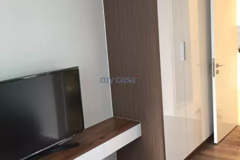 Квартира с 3 спальнями в Тхудык, Хошимин , № 11185 5
