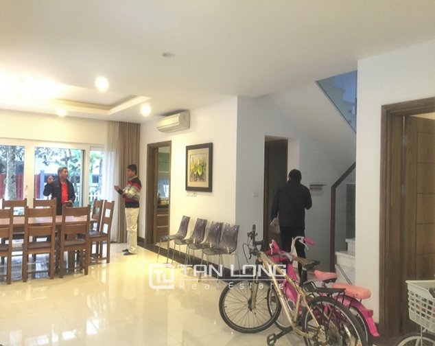 4 bedrooms Villa in Long Bien, Ha Noi, Vietnam No. 4782