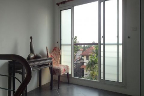 3 bedrooms House in Tay Ho, Ha Noi,  No. 6916 21