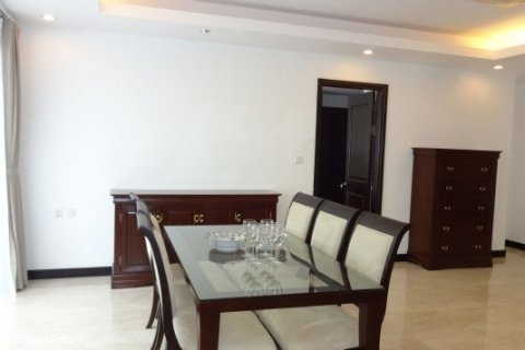 4 bedrooms Apartment in Tay Ho, Ha Noi,  No. 7115 7