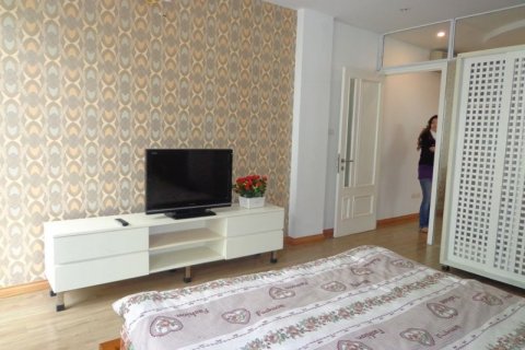 2 bedrooms Apartment in Dong Da, Ha Noi, No. 5628 7