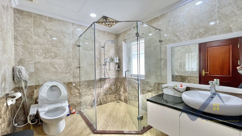4 bedrooms Villa in Long Bien, Ha Noi, Vietnam No. 18900