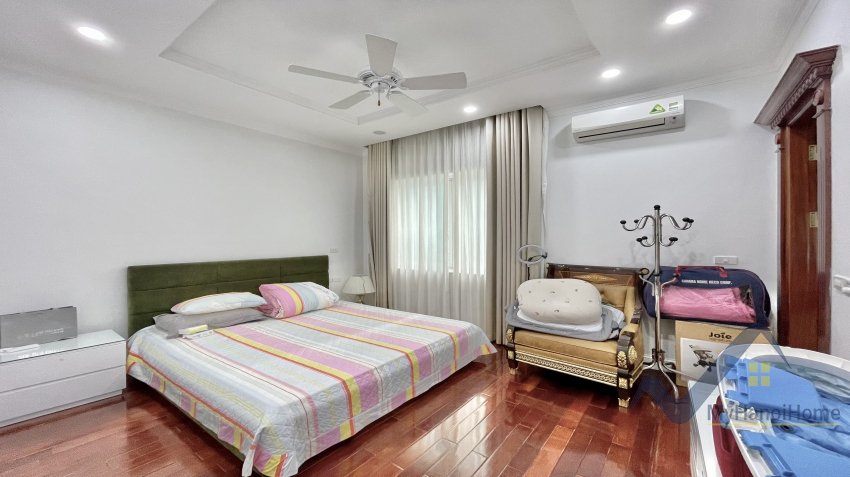 4 bedrooms Villa in Long Bien, Ha Noi, Vietnam No. 18900