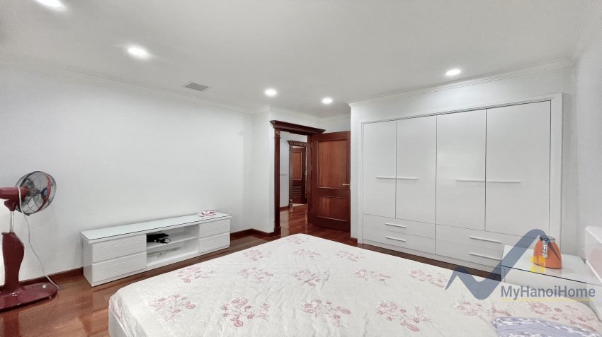 4 bedrooms Villa in Long Bien, Ha Noi, Vietnam No. 18900
