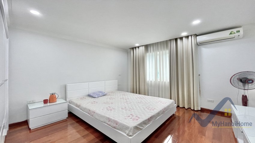 4 bedrooms Villa in Long Bien, Ha Noi, Vietnam No. 18900