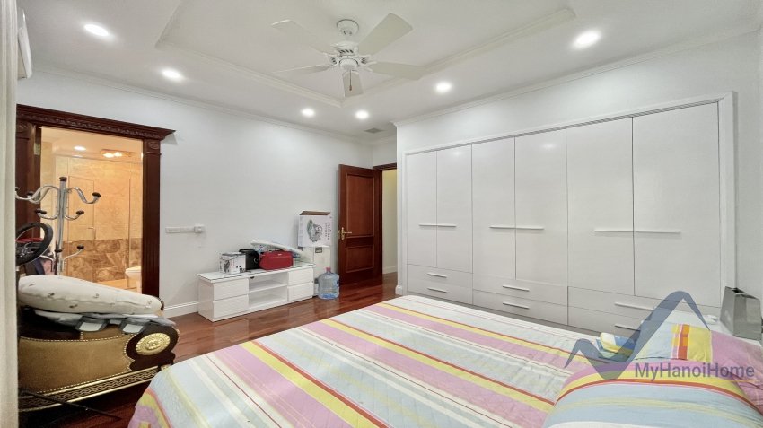4 bedrooms Villa in Long Bien, Ha Noi, Vietnam No. 18900