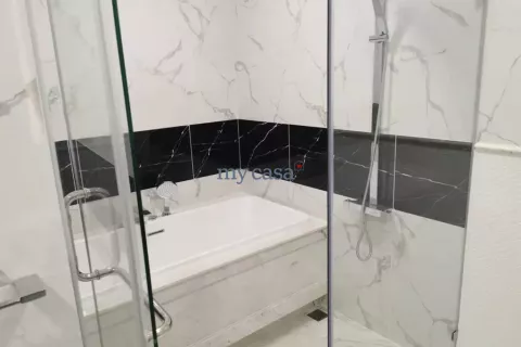 3 bedrooms Apartment in Ho Chi Minh, No. 11995