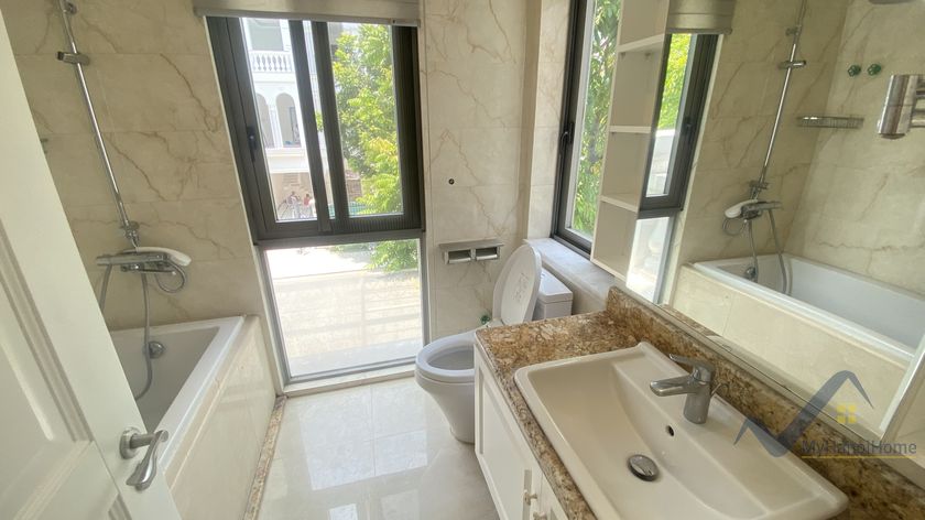 4 bedrooms Villa in Long Bien, Ha Noi, Vietnam No. 19145