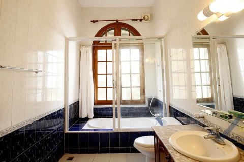 4 bedrooms Villa in Tay Ho, Ha Noi, No. 19479 15