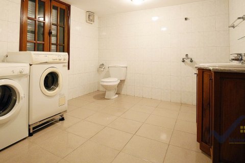 4 bedrooms Villa in Tay Ho, Ha Noi, No. 19479 9