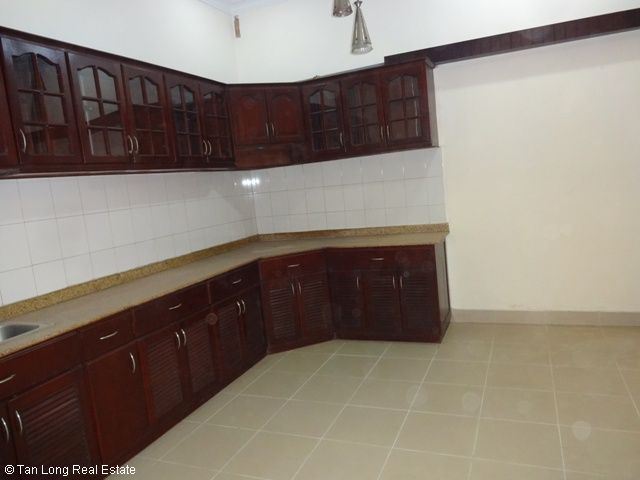 Дом с 4 спальнями в Тэйхо, Ханой, Вьетнам № 7320