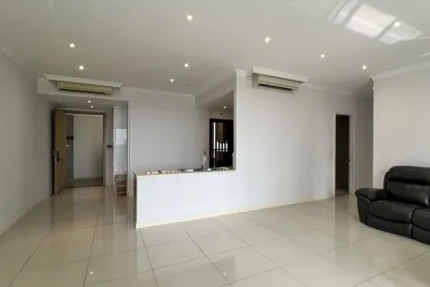 4 bedrooms Apartment in Ho Chi Minh,  No. 27527