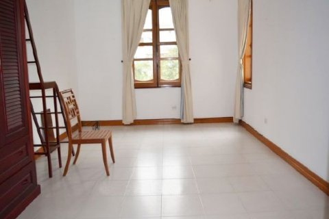 Дом с 5 спальнями в Тэйхо, Ханой ,  № 5980 17