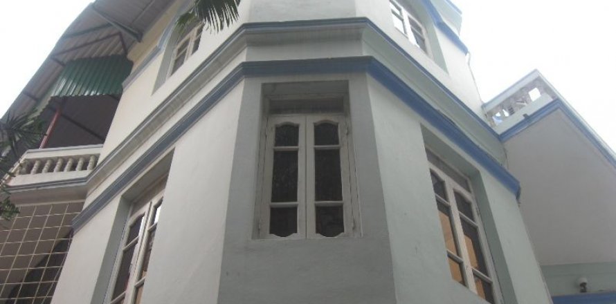 Вилла с 4 спальнями в Бадинь, Ханой , № 5667