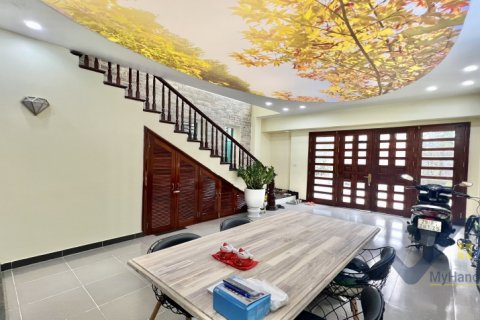 5 bedrooms Villa in Tay Ho, Ha Noi, No. 18901 2