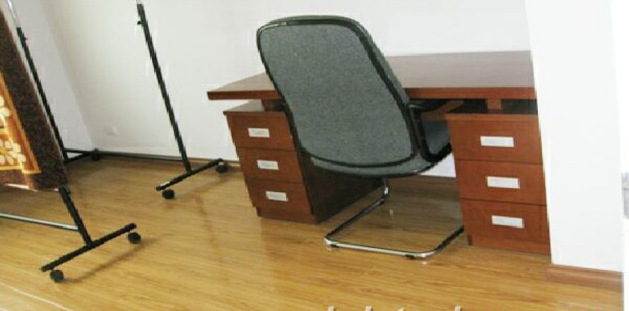 Квартира с 4 спальнями в Тэйхо, Ханой , № 7770