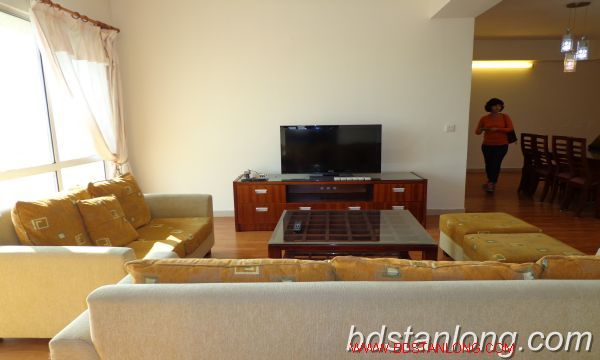 4 bedrooms Villa in Tay Ho, Ha Noi, Vietnam No. 3810