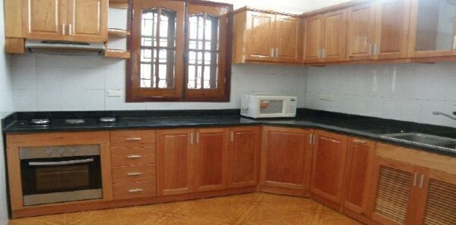 Вилла с 4 спальнями в Тэйхо, Ханой , № 8325