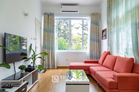 Квартира с 3 спальнями в Тэйхо, Ханой ,  № 2657
