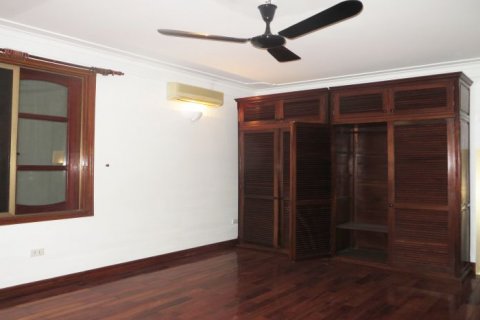 6 bedrooms Villa in Tay Ho, Ha Noi, No. 20315 12